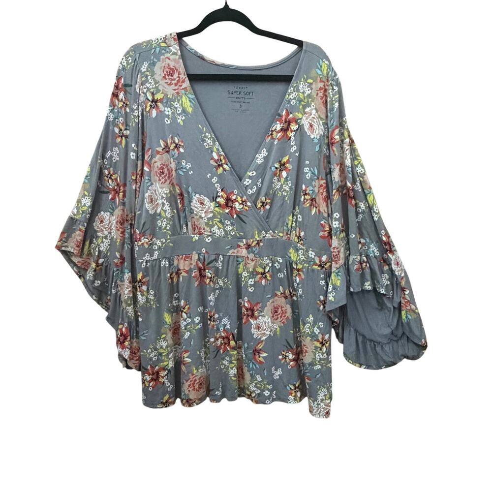 Torrid Super Soft Knits Size 3 Gray Floral Bell Sleeve Top Stretch 3X V-Neck